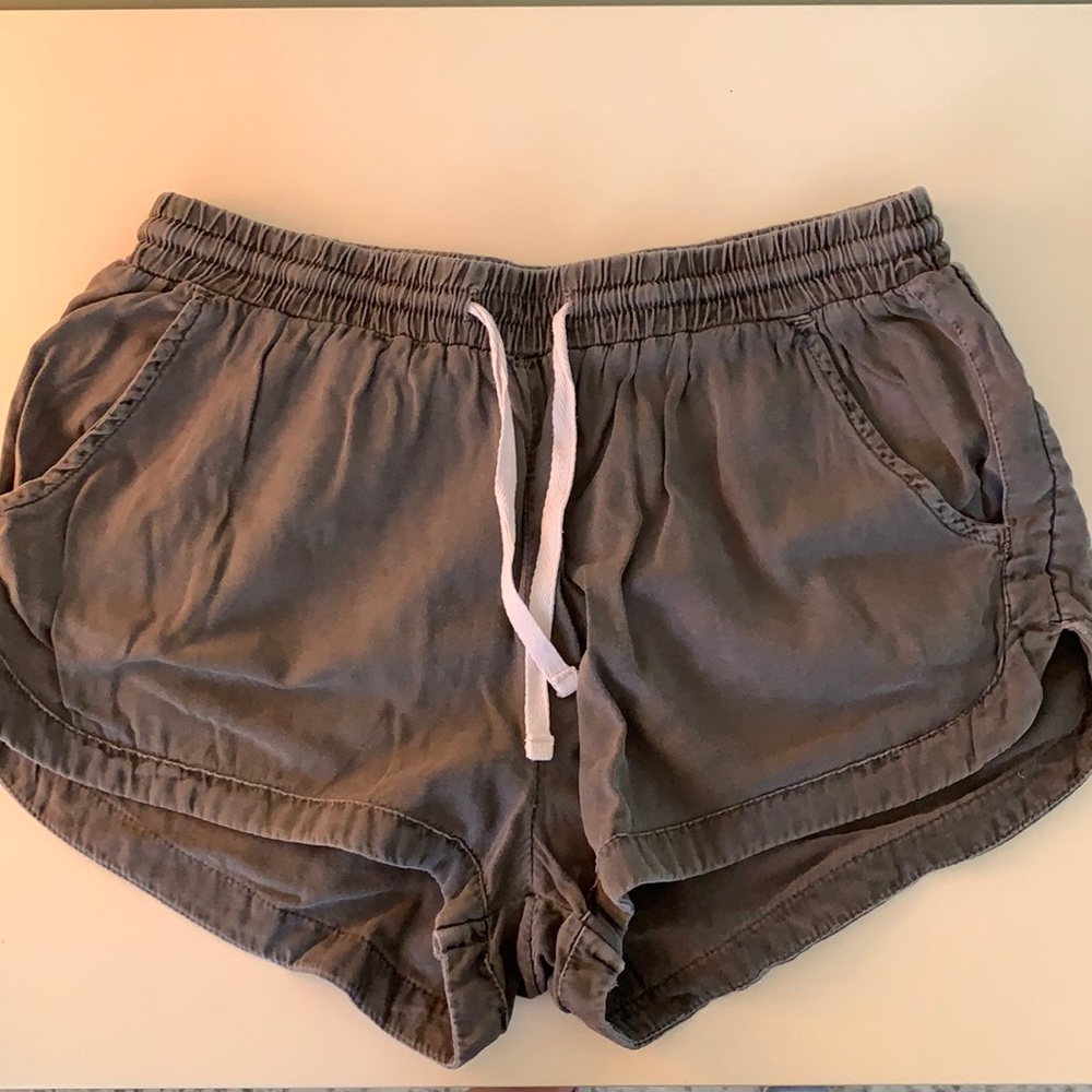 Billabong flowy shorts